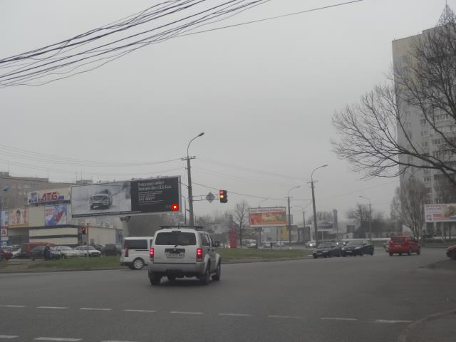 Призма 12x3,  ул.Космическая - ул.Мандрыковская, призматрон в центр справа