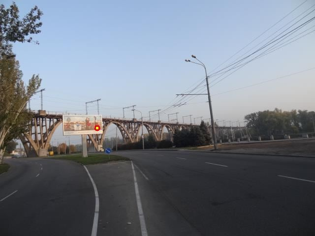 Беклайт 8x4,  Наб.Ленина - Мерефо-Херсонский мост, разделитель в центр